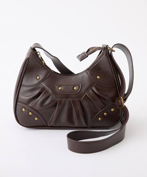 one after another NICE CLAUP（ワンアフターアナザーナイスクラップ）の「スタッズ付きシャーリングホーボーバッグ（ショルダーバッグ・レディース・ブラウン/アイボリー/ブラック/ベージュ・FREE）」の6枚目の写真