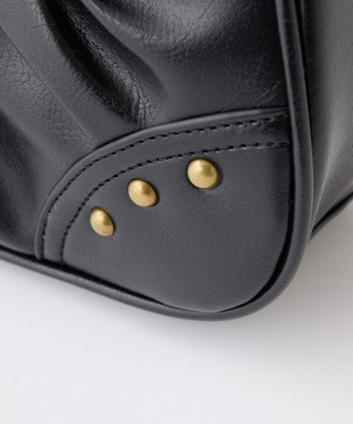 one after another NICE CLAUP（ワンアフターアナザーナイスクラップ）の「スタッズ付きシャーリングホーボーバッグ（ショルダーバッグ・レディース・ブラウン/アイボリー/ブラック/ベージュ・FREE）」の12枚目の写真