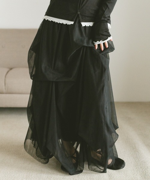 VANNIE U(ヴァニーユー)の「タックデザインチュールスカート/SMサイズ展開(スカート・レディース・アイボリー/ブラック・SMALL/MEDIUM)」の10枚目の写真