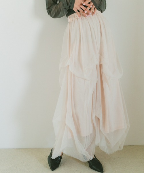 VANNIE U(ヴァニーユー)の「タックデザインチュールスカート/SMサイズ展開(スカート・レディース・アイボリー/ブラック・SMALL/MEDIUM)」の22枚目の写真