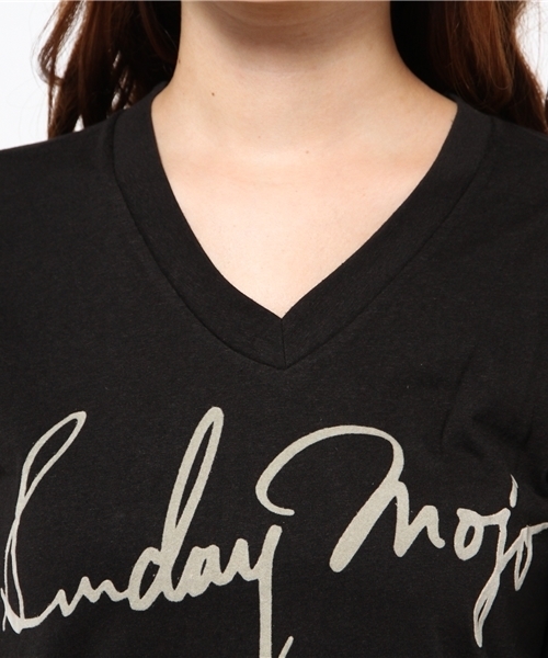 AZUL by moussy(アズールバイマウジー)の「Sunday Mojo V/NロンT(Tシャツ/カットソー・レディース・オフホワイト/トップグレー/ブラック/ダークブラウン・SMALL/X-LARGE/MEDIUM/LARGE)」の8枚目の写真