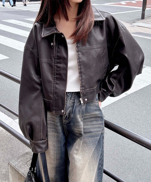 INGNI(イング)の「ヴィンテージライクフェイクレザーショートブルゾン(ブルゾン・レディース・ブラウン/ブラック・M)」の12枚目の写真