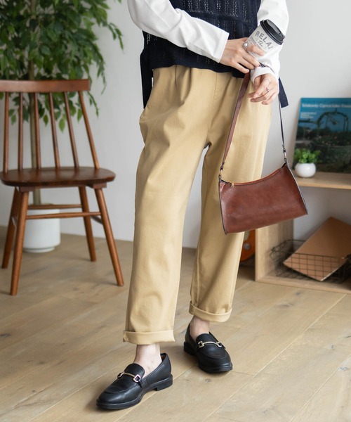 NAVY(ネイビー)の「NAVY ストレッチチノテーパードパンツ(チノパンツ・レディース・ベージュ/ブラック・L/M)」の2枚目の写真