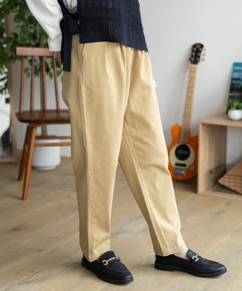 NAVY(ネイビー)の「NAVY ストレッチチノテーパードパンツ(チノパンツ・レディース・ベージュ/ブラック・L/M)」の11枚目の写真