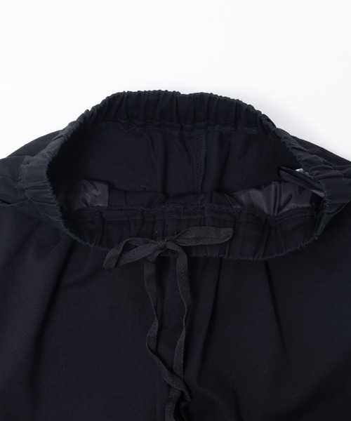 NAVY(ネイビー)の「NAVY ストレッチチノテーパードパンツ(チノパンツ・レディース・ベージュ/ブラック・L/M)」の21枚目の写真
