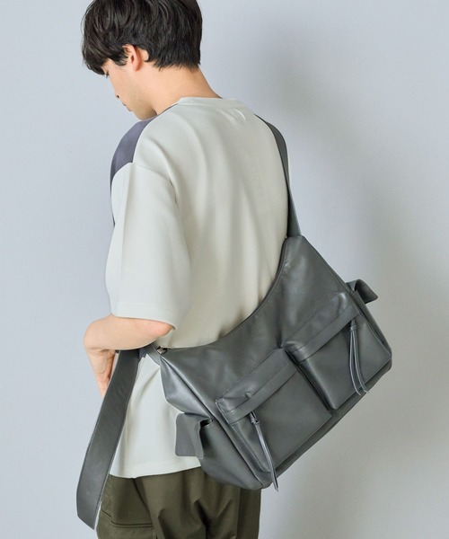 LAKOLE（ラコレ）の「フェイクレザーマルチポケットワンショルダーバッグ / 288638（ショルダーバッグ・メンズ・ブラック/グレー・FREE）」の19枚目の写真