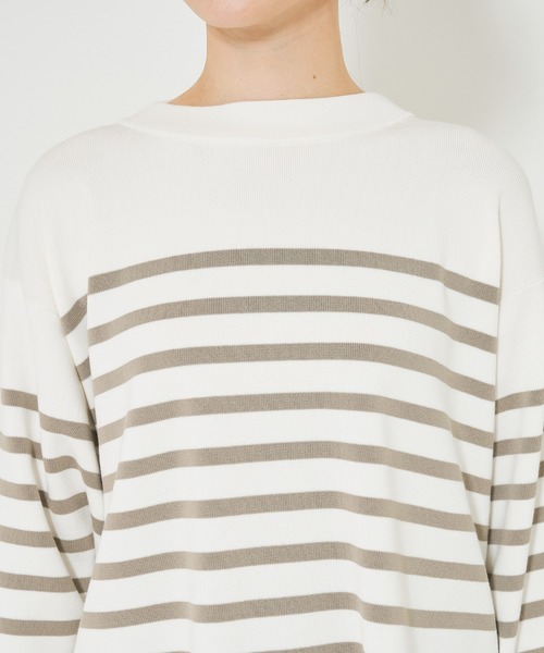 qualite（カリテ）の「コットンストレッチハイネックニット/春服/オフィスカジュアル/ボーダーニット（ニット/セーター・レディース・ダークネイビー/オフホワイト/グレイッシュベージュ・フリー）」の14枚目の写真