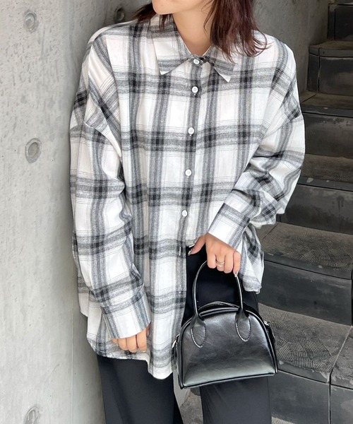 ABYS（アビス）の「アソートチェックBIGシャツ（シャツ/ブラウス・レディース・ブラック/ホワイト/ネイビー・MEDIUM/LARGE）」の16枚目の写真