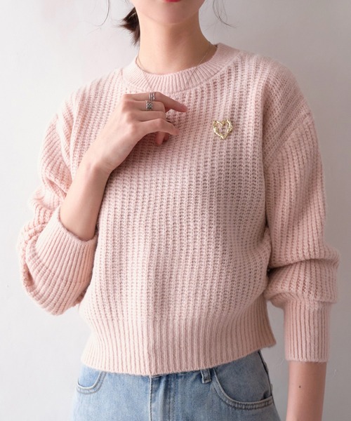 STYLEBLOCK(スタイルブロック)の「ブローチ付きワイドニットプルオーバー(ニット/セーター・レディース・ベージュ/アイボリー/ライトピンク/ブラック・FREE)」の4枚目の写真