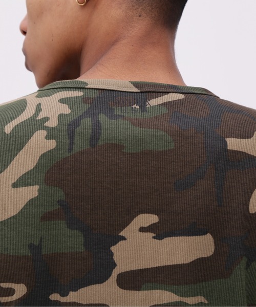 AVIREX（アヴィレックス）の「《WEB限定》DAILY RIB LONG SLEEVE CREW NECK T-SHIRT "CAMOUFLAGE" / リブ クルーネック 長袖Tシャツ "カモフラージュ" デイリーウェア / AVIREX / アヴィレックス（Tシャツ/カットソー・メンズ・グレー系カモフラージュ/グリーン系カモフラージュ・SMALL/MEDIUM/LARGE/X-LARGE）」の19枚目の写真