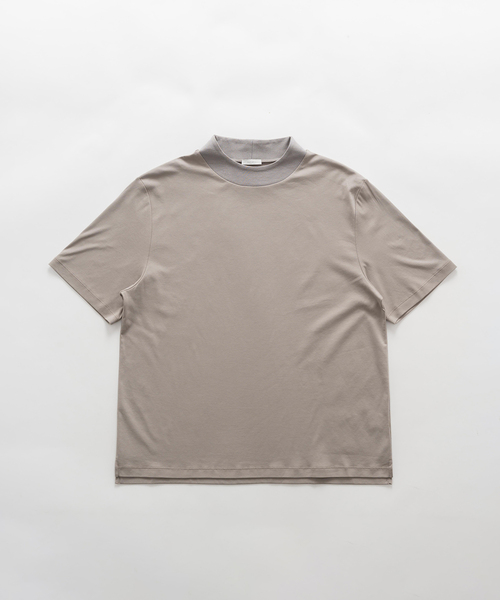 nomiamo(ノミアモ)の「nomiamo (ノミアモ) 別注 スヴィンコットン モックネック ワイドTシャツ(Tシャツ/カットソー・メンズ・ホワイト/ブラック/ベージュ系その他/ライトグレー・2/4/3)」の4枚目の写真