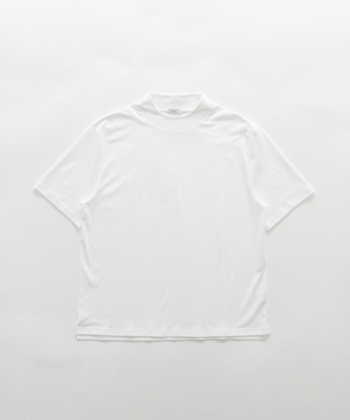 nomiamo(ノミアモ)の「nomiamo (ノミアモ) 別注 スヴィンコットン モックネック ワイドTシャツ(Tシャツ/カットソー・メンズ・ホワイト/ブラック/ベージュ系その他/ライトグレー・2/4/3)」の1枚目の写真