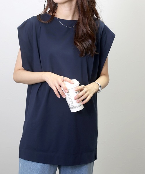 Aletta vita(アレッタビータ)の「シルキーコットンタックデザインカットソー(Tシャツ/カットソー・レディース・ブラック/ネイビー/モカ・FREE)」の3枚目の写真