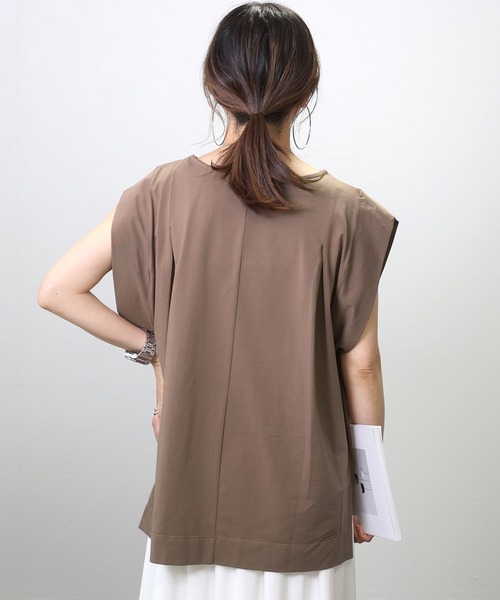 Aletta vita(アレッタビータ)の「シルキーコットンタックデザインカットソー(Tシャツ/カットソー・レディース・ブラック/ネイビー/モカ・FREE)」の21枚目の写真