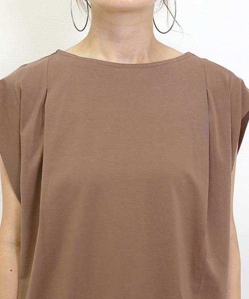 Aletta vita(アレッタビータ)の「シルキーコットンタックデザインカットソー(Tシャツ/カットソー・レディース・ブラック/ネイビー/モカ・FREE)」の6枚目の写真