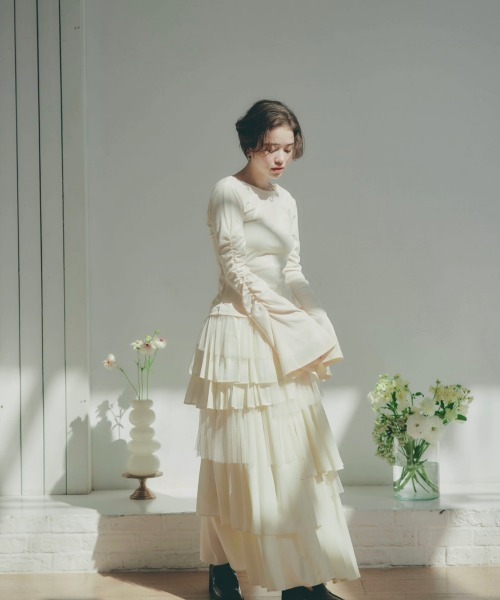 NOTREemor（ノートルエモア）の「random hem tulle skirt（スカート・レディース・アイボリー/ダークグレー・FREE）」の14枚目の写真