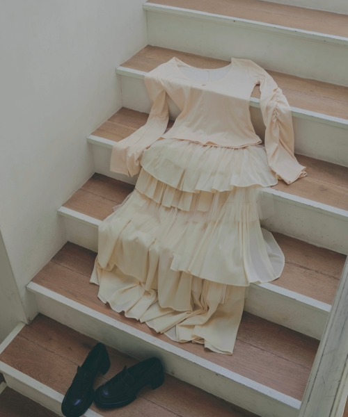 NOTREemor（ノートルエモア）の「random hem tulle skirt（スカート・レディース・アイボリー/ダークグレー・FREE）」の20枚目の写真
