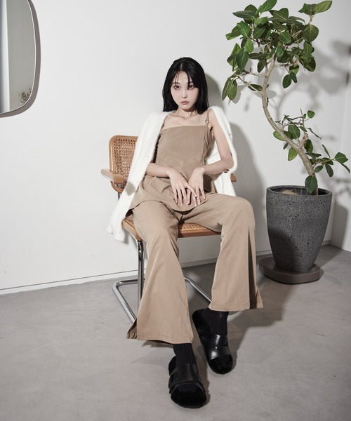 Y/lim（イリム）の「フレアパンツ　セットアップ対応（スラックス・レディース・ブラック/ベージュ・M/S）」の7枚目の写真