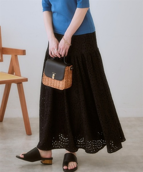 nissen（ニッセン）の「パンチングレースギャザーマキシスカート（スカート・レディース・オフホワイト/ブラック・S/M/L/LL）」の9枚目の写真