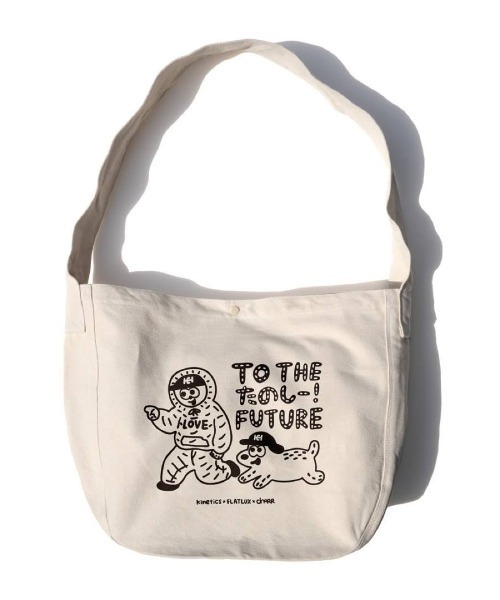 FLATLUX(フラットラックス)の「FLATLUX Stroll Newspaper Bag(フラットラックス ストロール ニュースペーパー バッグ)(ショルダーバッグ・メンズ・ナチュラル・FREE)」の1枚目の写真