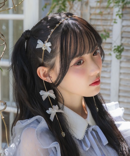 ROJITA(ロジータ)の「リボン付チェーンカチューシャ(カチューシャ・レディース・ブラック/ホワイト/ピンク・FREE)」の5枚目の写真