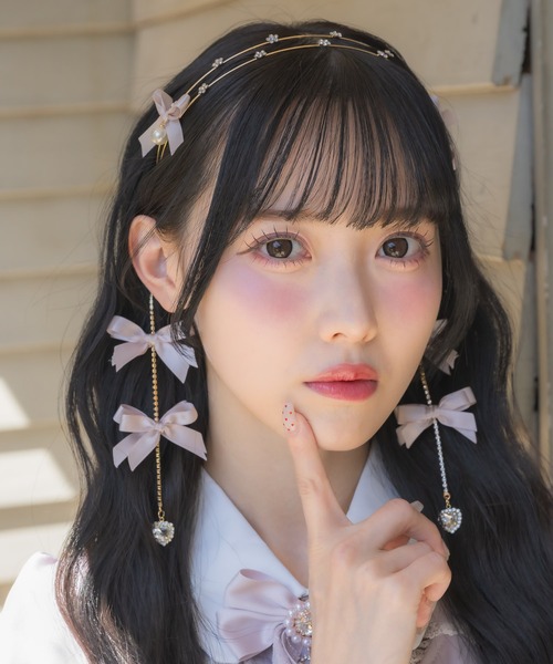ROJITA(ロジータ)の「リボン付チェーンカチューシャ(カチューシャ・レディース・ブラック/ホワイト/ピンク・FREE)」の10枚目の写真