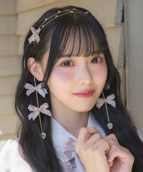 ROJITA(ロジータ)の「リボン付チェーンカチューシャ(カチューシャ・レディース・ブラック/ホワイト/ピンク・FREE)」の12枚目の写真