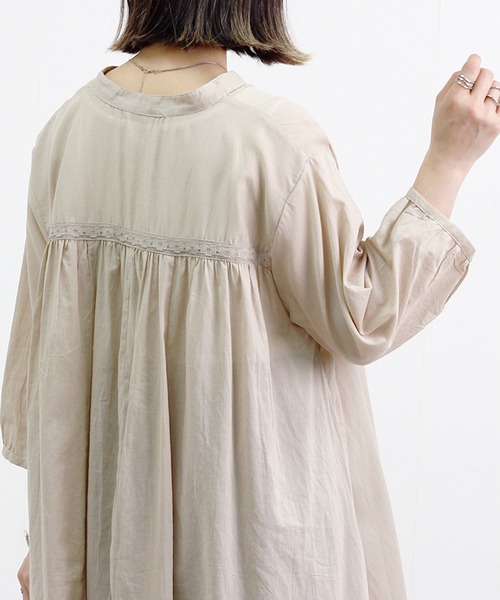 Fizz（フィズ）の「【Fizz/フィズ】　コットンボイル　ピンタック裾ラウンドブラウス（シャツ/ブラウス・レディース・ブラック/ベージュ/ホワイト・M）」の4枚目の写真