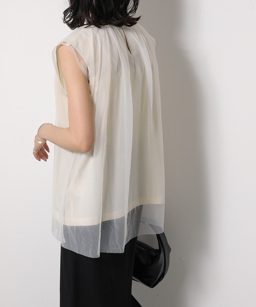 emesuelee(エメスーリー)の「接触冷感 UVカット 撥水加工 チュールレイヤードトップス(Tシャツ/カットソー・レディース・チャコールグレー/オフホワイト/ブラック・フリー)」の6枚目の写真