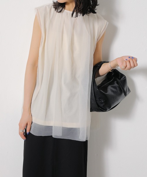 emesuelee(エメスーリー)の「接触冷感 UVカット 撥水加工 チュールレイヤードトップス(Tシャツ/カットソー・レディース・チャコールグレー/オフホワイト/ブラック・フリー)」の9枚目の写真