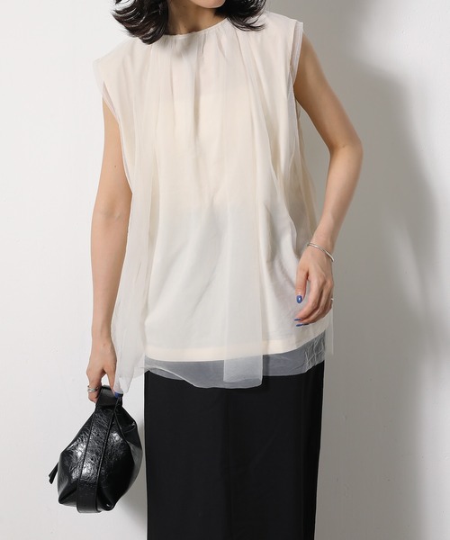 emesuelee(エメスーリー)の「接触冷感 UVカット 撥水加工 チュールレイヤードトップス(Tシャツ/カットソー・レディース・チャコールグレー/オフホワイト/ブラック・フリー)」の15枚目の写真