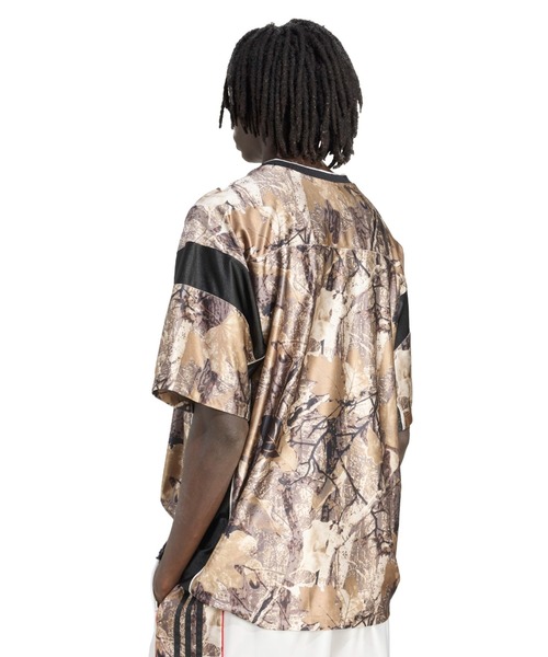 adidas(アディダス)の「adidas OG CAMO FB JERS / アディダス OG カモ FB ジャージ(Tシャツ/カットソー・メンズ・リアルツリーカモ・L/M/XXL/XL)」の9枚目の写真