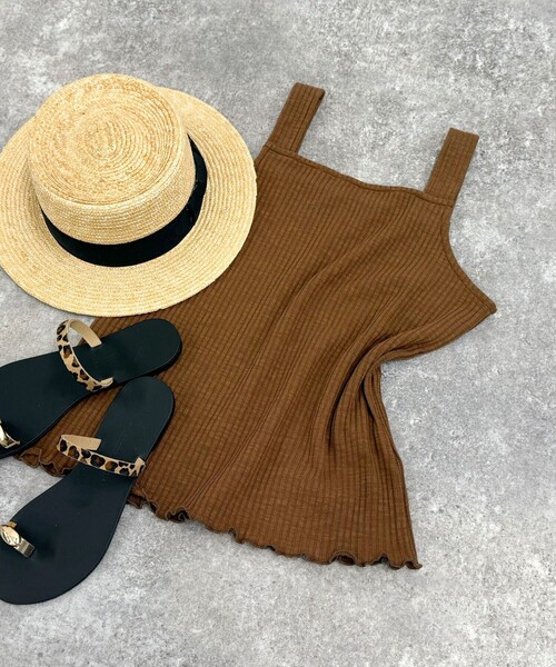 fredy emue（フレディエミュ）の「スラブテレコタンクトップ（Tシャツ/カットソー・レディース・ブラウン/オフホワイト/チャコールグレー/レッド・38）」の3枚目の写真