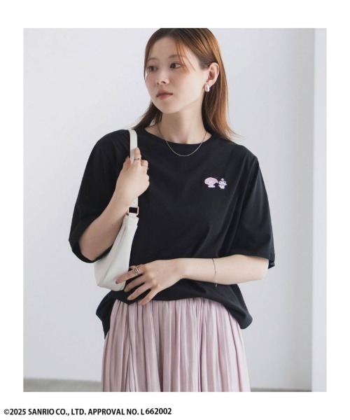 sanrio(サンリオ)の「Sanrio characters 【マイメロ クロミ】 周年記念デザイン ワンポイント刺繍Tシャツ(Tシャツ/カットソー・レディース・ホワイト/パープル/ブラック/ピンク・L/M)」の6枚目の写真