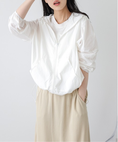 La-gemme（ラジェム）の「UVカット軽量パーカー（パーカー・レディース・ホワイト/ブラック/グレイッシュベージュ・フリー）」の2枚目の写真