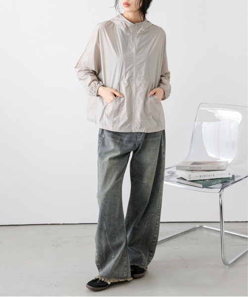 La-gemme（ラジェム）の「UVカット軽量パーカー（パーカー・レディース・ホワイト/ブラック/グレイッシュベージュ・フリー）」の22枚目の写真