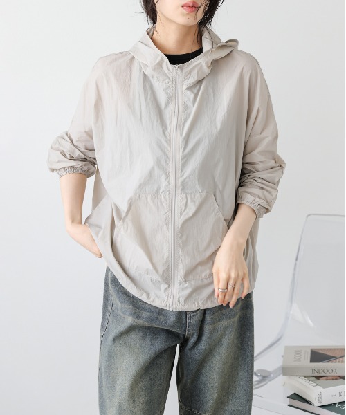 La-gemme（ラジェム）の「UVカット軽量パーカー（パーカー・レディース・ホワイト/ブラック/グレイッシュベージュ・フリー）」の19枚目の写真