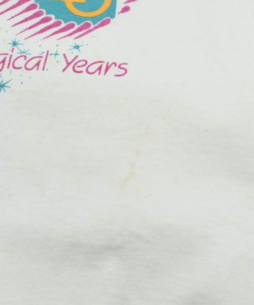 DISNEY VINTAGE(ディズニーヴィンテージ)の「【USED】90’s Disney ”Walt Disney World 20 Magical Years” キャラクター Tシャツ USA製(Tシャツ/カットソー・メンズ・ホワイト・ONE SIZE)」の7枚目の写真