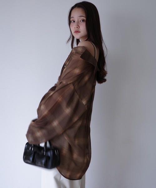 EIMY ISTOIRE(エイミーイストワール)の「シアーチェック2WAYシャツ(シャツ/ブラウス・レディース・アイボリー/ブラウン・F)」の2枚目の写真