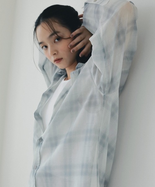 EIMY ISTOIRE(エイミーイストワール)の「シアーチェック2WAYシャツ(シャツ/ブラウス・レディース・アイボリー/ブラウン・F)」の4枚目の写真