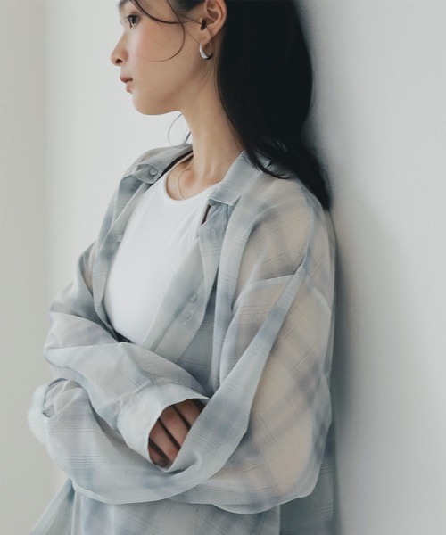 EIMY ISTOIRE(エイミーイストワール)の「シアーチェック2WAYシャツ(シャツ/ブラウス・レディース・アイボリー/ブラウン・F)」の5枚目の写真