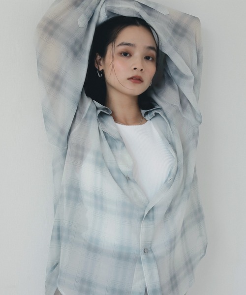 EIMY ISTOIRE(エイミーイストワール)の「シアーチェック2WAYシャツ(シャツ/ブラウス・レディース・アイボリー/ブラウン・F)」の6枚目の写真