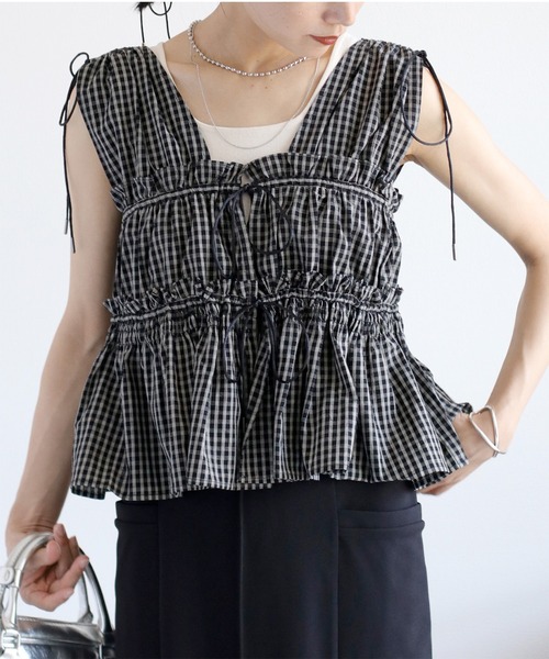 cepo（セポ）の「チェックフリルシャーリングベスト（ベスト・レディース・ブラウン系/ブラック系/ブルー系/ホワイト系・M）」の3枚目の写真