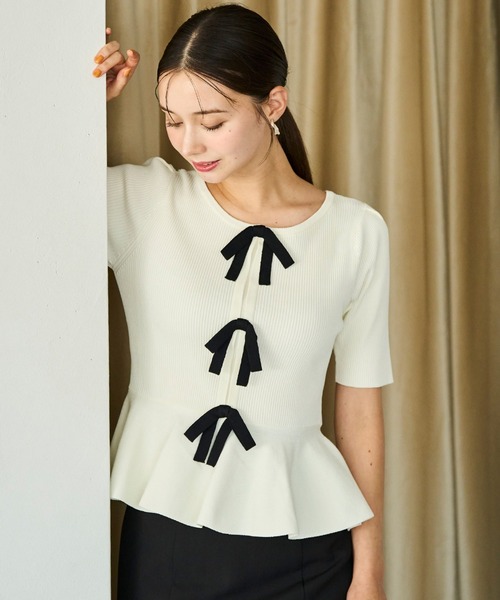 31 Sons de mode（トランテアン　ソン　ドゥ　モード）の「2025秋冬新作 2WAYペプラムリボンニット（ニット/セーター・レディース・ホワイト/ブラック/レッド・ﾌﾘ-）」の2枚目の写真
