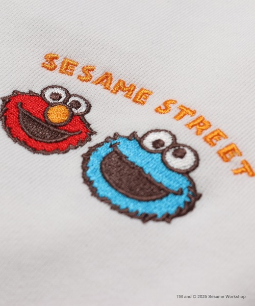 SESAME STREET(セサミストリート)の「〈セサミストリート〉プリント 裏毛トレーナー(スウェット・レディース・ホワイト/オートミール/チャコールグレー/ブラック・LARGE/MEDIUM)」の19枚目の写真