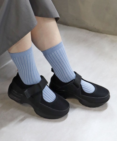 Bleu Bleuet(ブルーブルーエ)の「ベルトスニーカーサンダル(スニーカー・レディース・ホワイト/ブラック・MEDIUM/LARGE)」の2枚目の写真