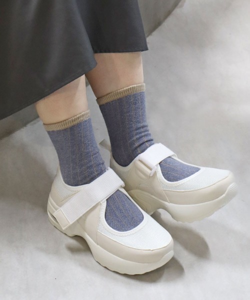 Bleu Bleuet(ブルーブルーエ)の「ベルトスニーカーサンダル(スニーカー・レディース・ホワイト/ブラック・MEDIUM/LARGE)」の15枚目の写真