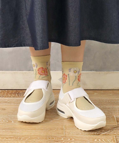 Bleu Bleuet(ブルーブルーエ)の「ベルトスニーカーサンダル(スニーカー・レディース・ホワイト/ブラック・MEDIUM/LARGE)」の3枚目の写真