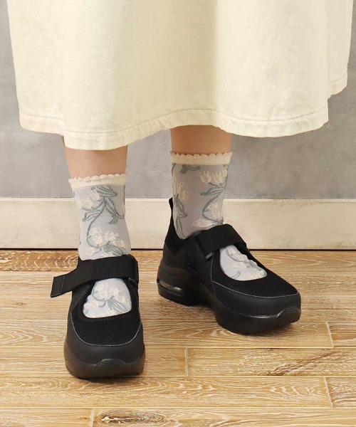 Bleu Bleuet(ブルーブルーエ)の「ベルトスニーカーサンダル(スニーカー・レディース・ホワイト/ブラック・MEDIUM/LARGE)」の9枚目の写真