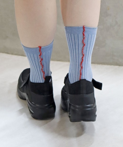 Bleu Bleuet(ブルーブルーエ)の「ベルトスニーカーサンダル(スニーカー・レディース・ホワイト/ブラック・MEDIUM/LARGE)」の11枚目の写真